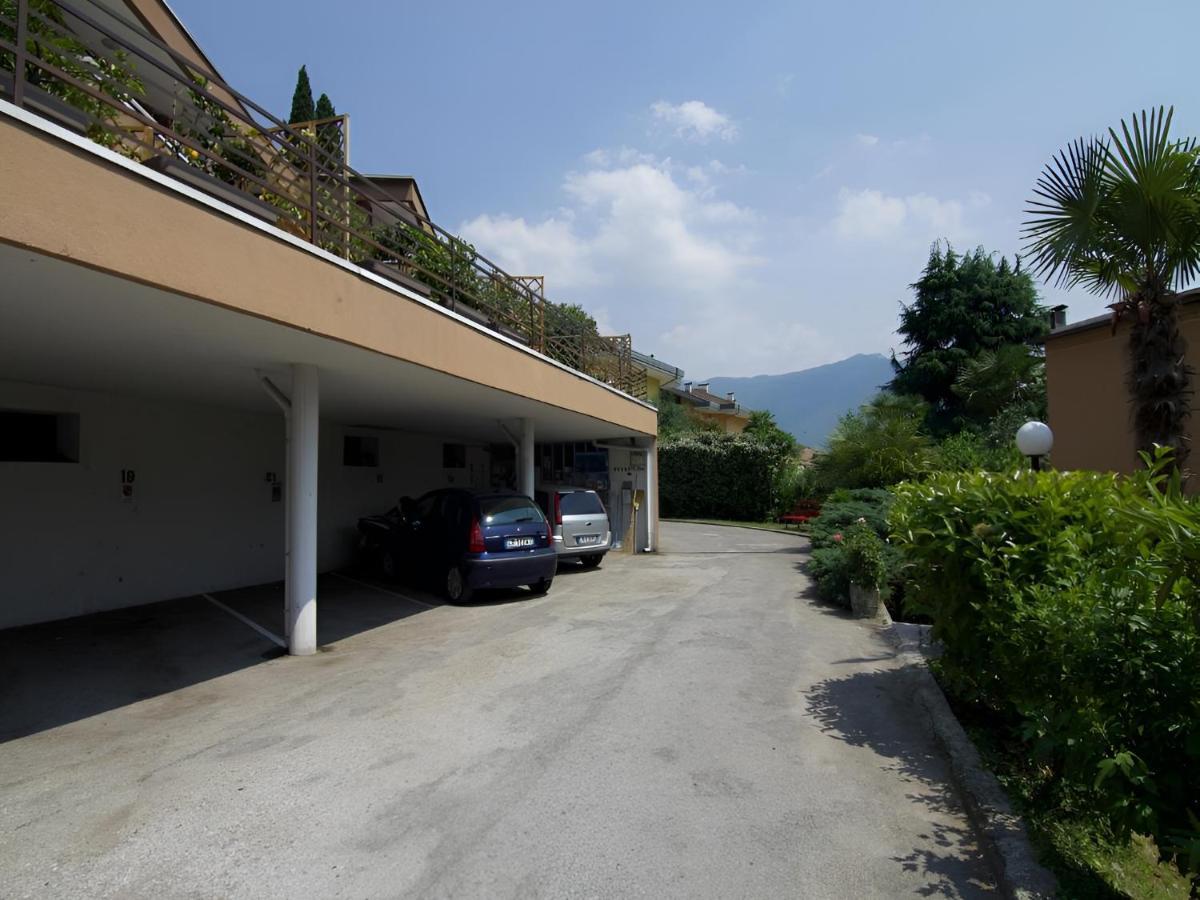 Waterfall & Pool Riva del Garda Bagian luar foto