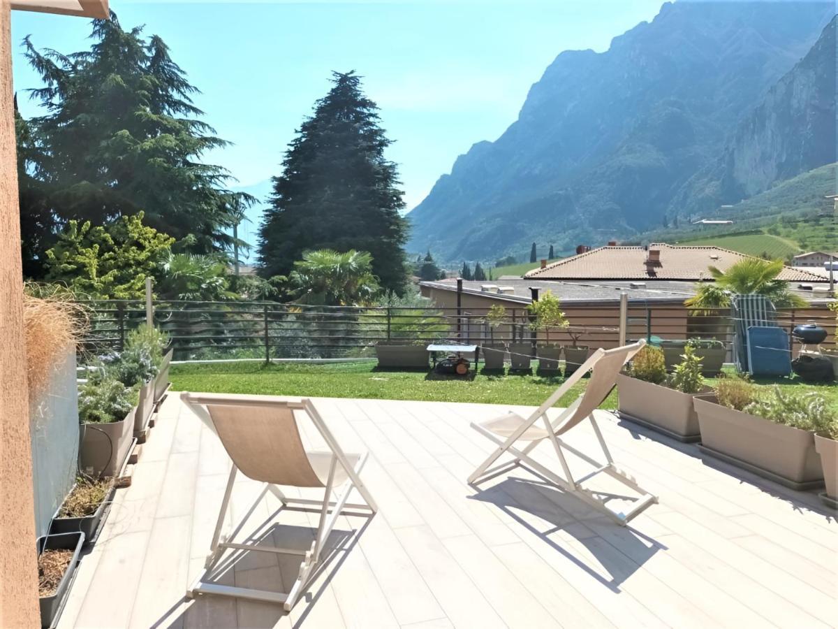 Waterfall & Pool Riva del Garda Bagian luar foto